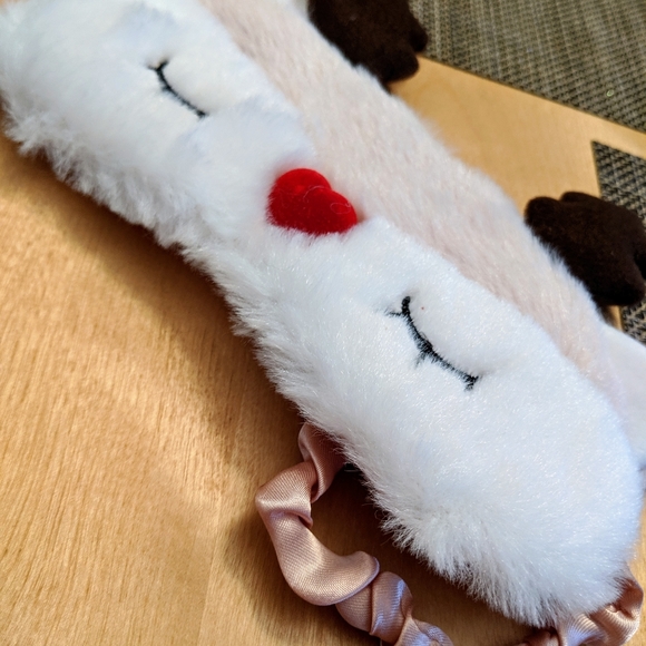 NEW Sleep Mask - Cute Soft and Satin Reindeer - Picture 3 of 4